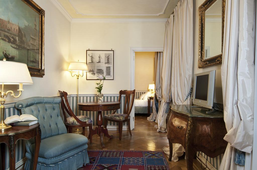 Petit Palais Hotel De Charme Милан Номер фото