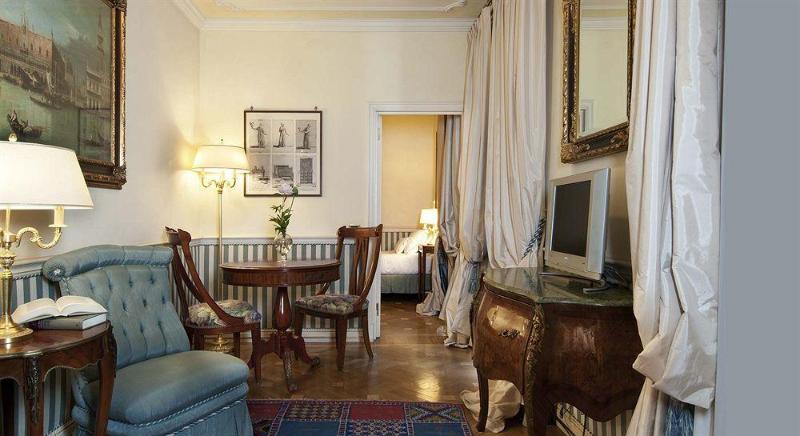 Petit Palais Hotel De Charme Милан Экстерьер фото
